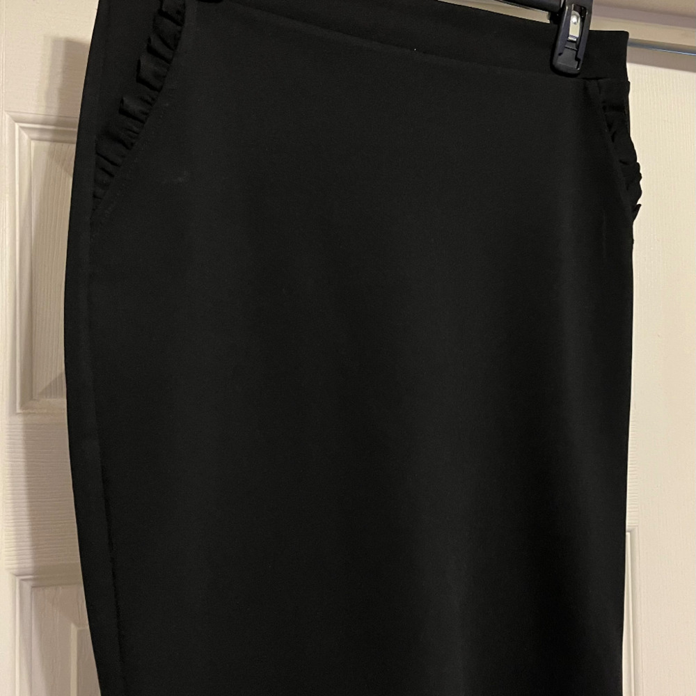 Charlotte Russe black skirt with ruffle pocket accents size M